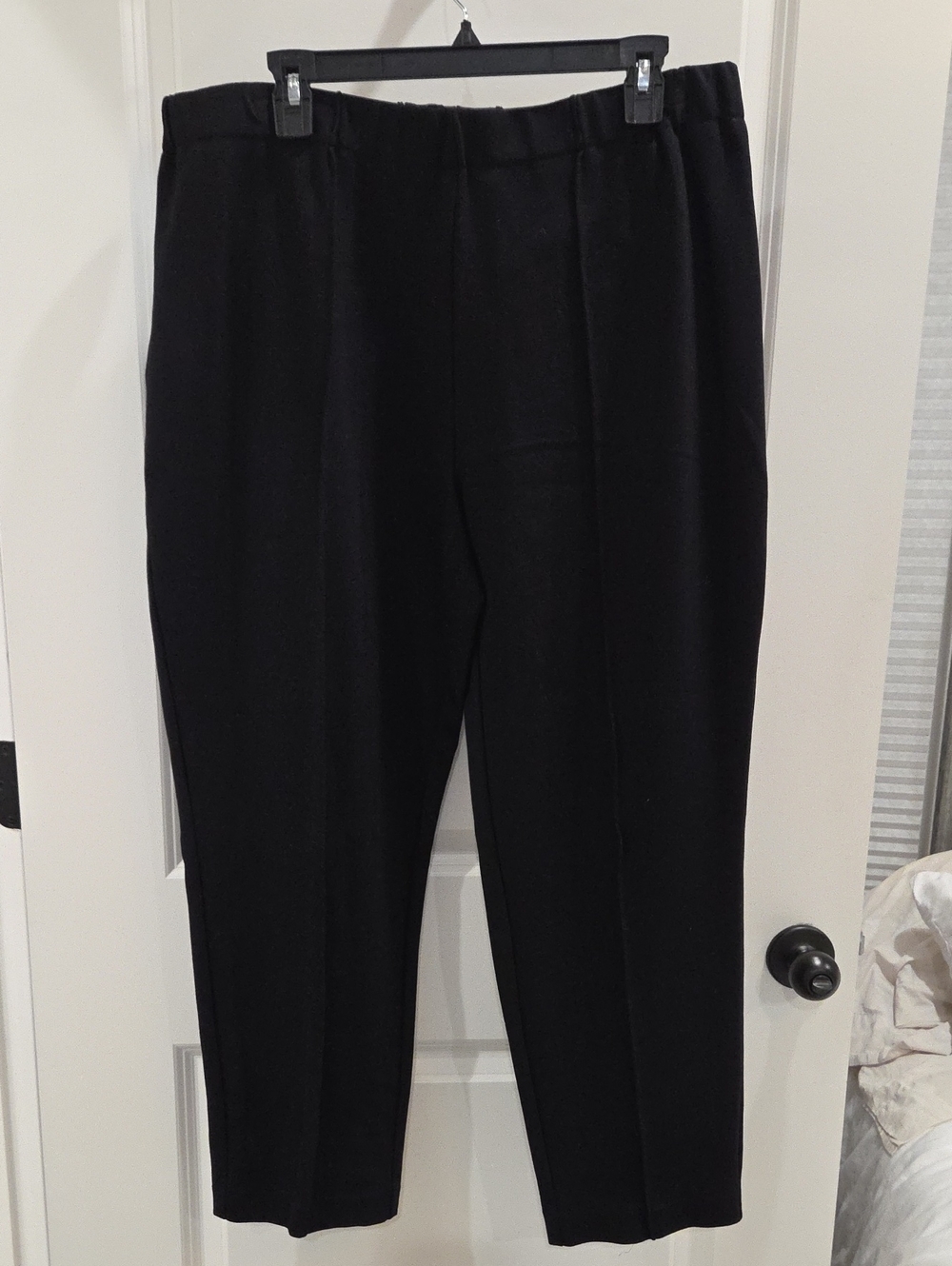 Investments Women's Straight Leg Pants in Black